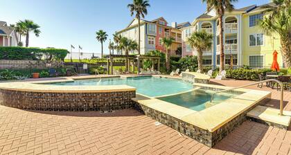 Pool Access + Balcony: Beachfront Galveston Condo!