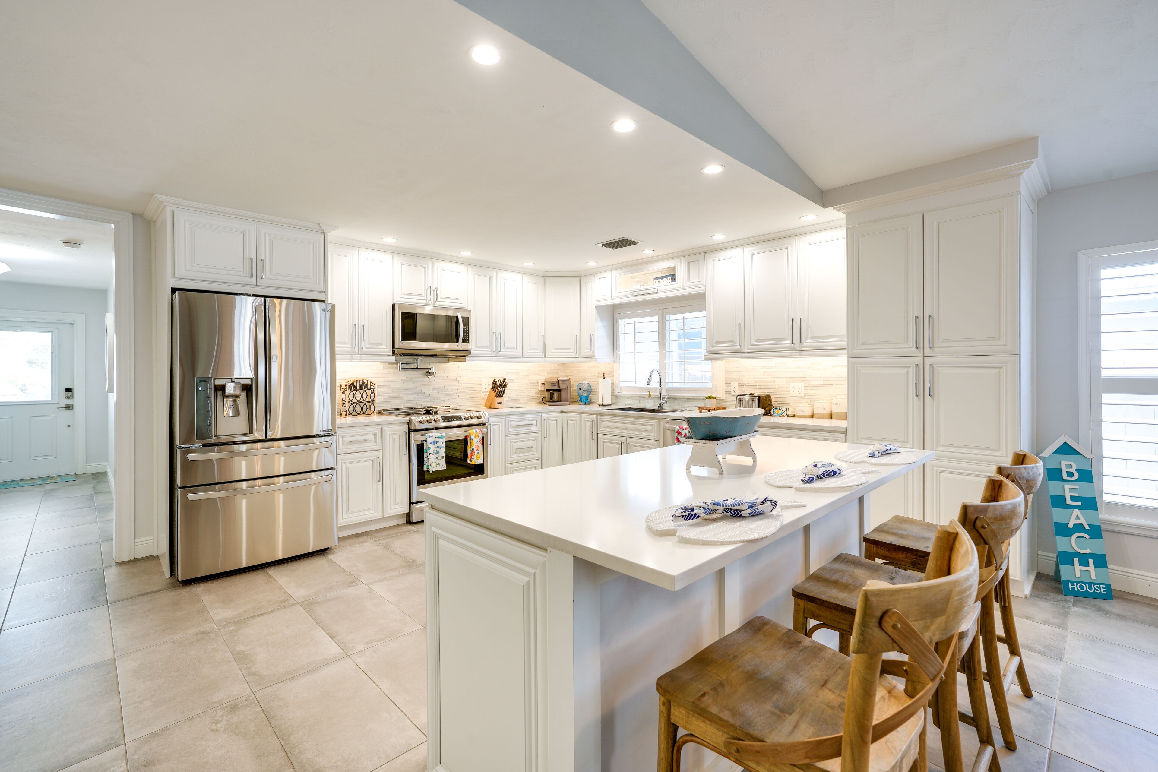 House (3 Bedrooms) | Private kitchen | Microwave, oven, stovetop, dishwasher