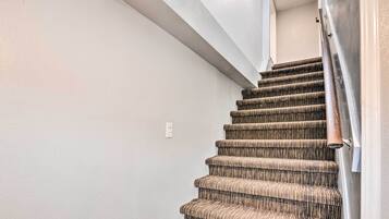 Apartment (2 Bedrooms) | Bahagian dalam