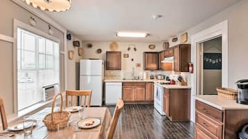 Apartment (2 Bedrooms) | Bahagian dalam