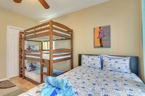 Apartment (1 Bedroom) | Interior - Steps to Beach & Seawall! Galveston Condo w/ Pool (Galveston)