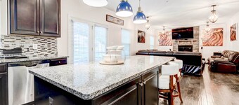 Game Room + Gym: Downtown DC Home!