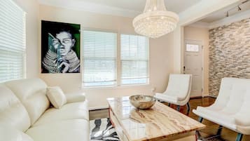 Rumah (5 Bedrooms) | Interior