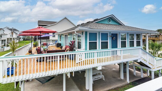 House (2 Bedrooms) | Interior - Steps to Pirate Beach: Galveston Home w/ Deck! (Galveston)