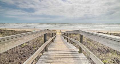 Oceanfront Texas Condo w/ Pool: Pets Stay Free