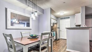 Dining - Destin Condo w/ Pool Access < 1 Mi to the Beach! (Destin)
