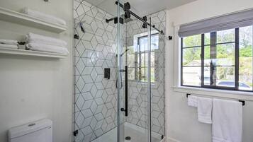 Apartemen (1 Bedroom) | Kamar mandi | Shower