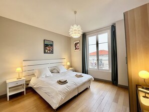 4 bedrooms, iron/ironing board, free WiFi, bed sheets