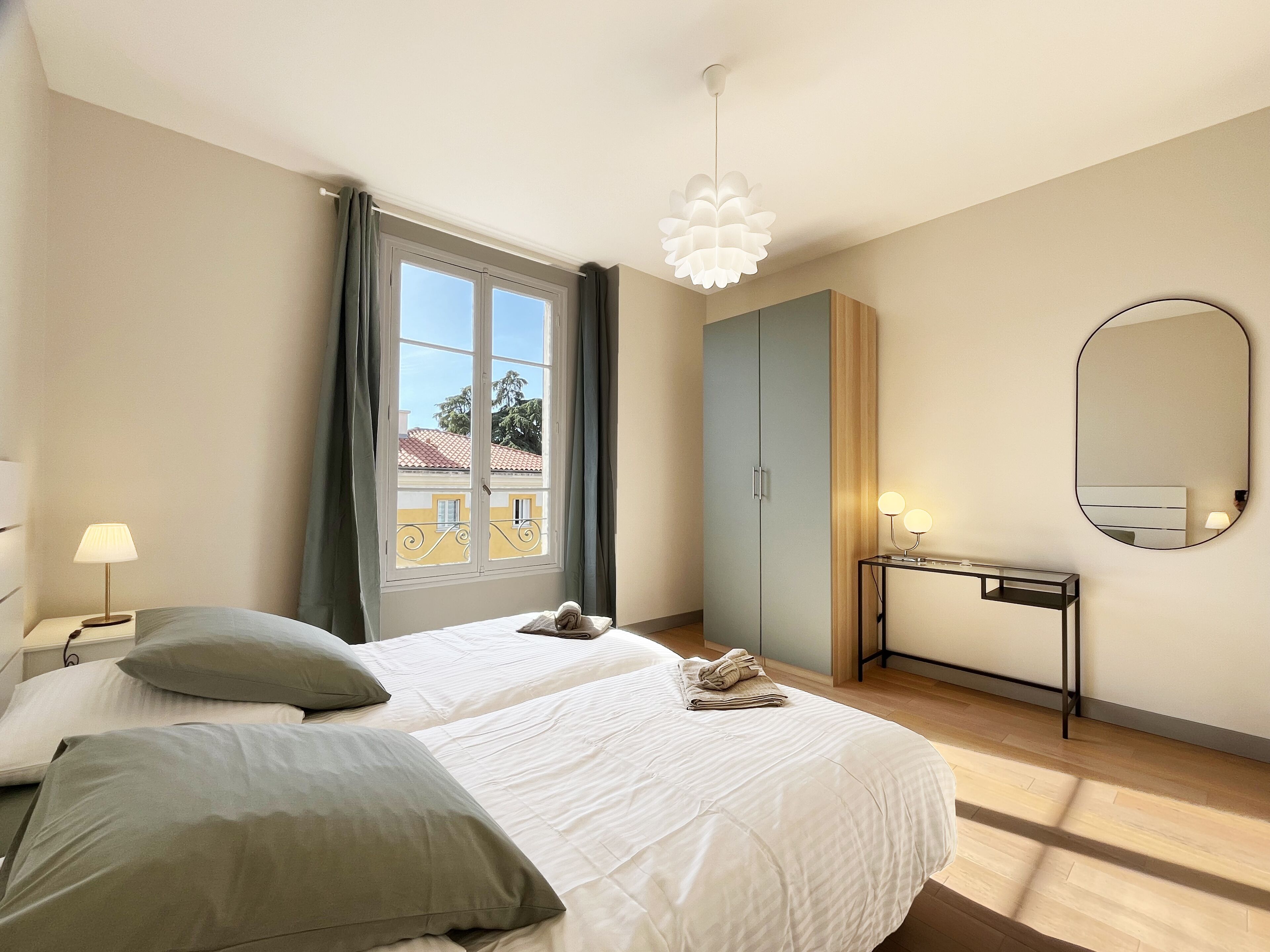 4 bedrooms, iron/ironing board, free WiFi, bed sheets