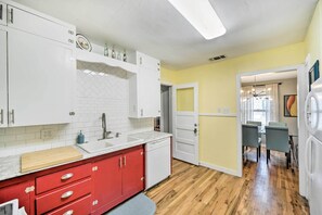 單棟房屋 (3 Bedrooms) | 私人廚房 | 微波爐、焗爐、爐具、洗碗機