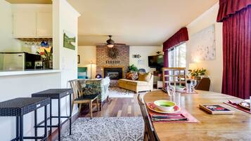 House (2 Bedrooms) | Interior