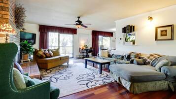 House (2 Bedrooms) | Interior