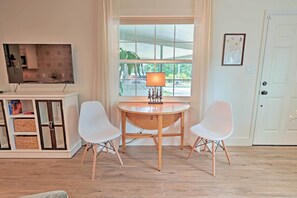 Cottage (2 Bedrooms) | Interior - Orlando Vacation Rental < 2 Miles to Lake Ivanhoe! (Orlando)
