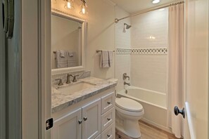 Cottage (2 Bedrooms) | Interior - Orlando Vacation Rental < 2 Miles to Lake Ivanhoe! (Orlando)