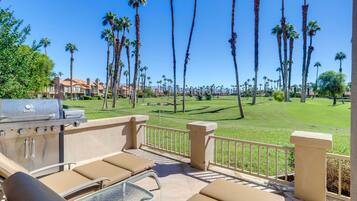 Apartment (3 Bedrooms) | Property grounds