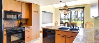 Patio + Resort Amenities: Palm Desert Escape