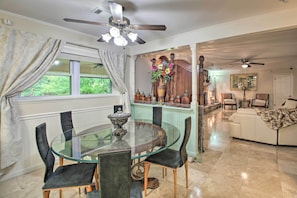 Interior - Huge Home! Close to All! Big Enclosed Yard! Park 6 (Hot Springs)