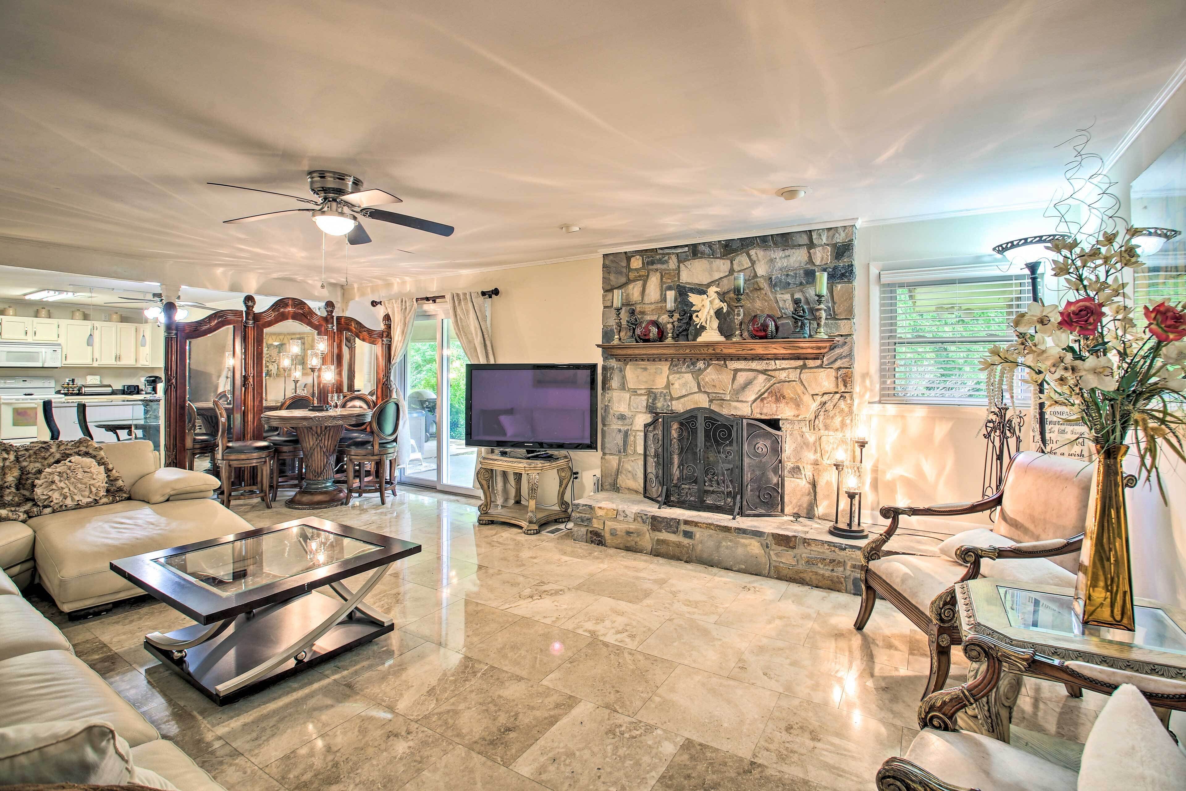 House (4 Bedrooms) | Interior