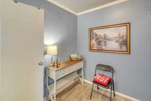 Apartment (1 Bedroom) | Interior