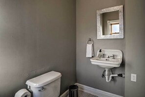 Interior - Saint Paul Home in Historic Cathedral Hill (St. Paul)