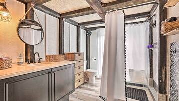 House (1 Bedroom) | Interior