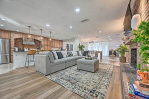 Interior - Luxe Brandon Oasis w/ Private Pool & Hot Tub! (Brandon)