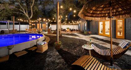 Private Pool & Hot Tubs: Luxe Brandon Oasis!