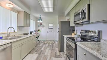 House (2 Bedrooms) | Interior