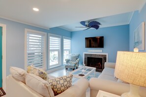 Front of property - Sip, Sunbathe & Relax Poolside: Madeira Beach Gem! (Madeira Beach)