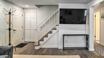 Hús (4 Bedrooms) | Að innan