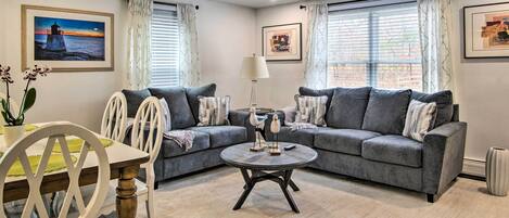 House (4 Bedrooms) | Front of property