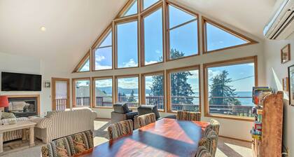 Bay City Home w/ Gorgeous Bay Views From Deck