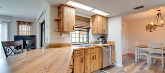 Walk to Lake: Geataway w/ Yard in Inverness