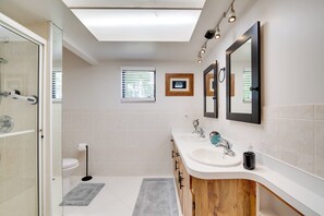 Interior - Walk to Lake: Geataway w/ Yard in Inverness (Inverness)