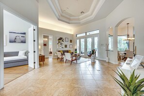 House (5 Bedrooms) | Interior - 7 Mi to Great Wolf Lodge Water Park: Luxury House (Naples)