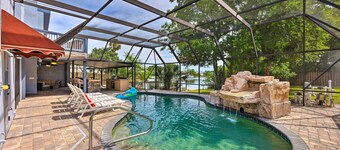 Lovely Palm Coast Retreat w/ Outdoor Kitchen