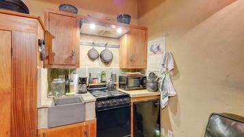 Apartment (0 Bedroom) | Interior