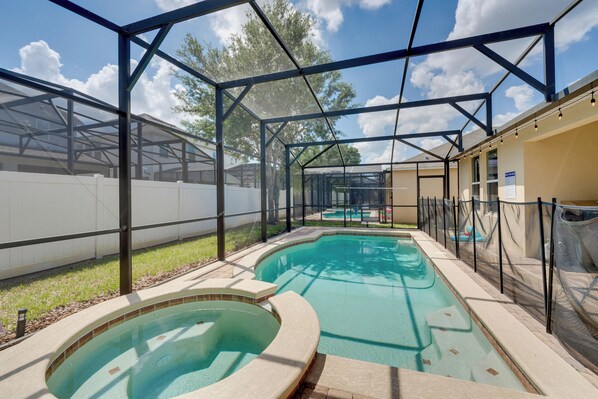 House (4 Bedrooms) | Front of property