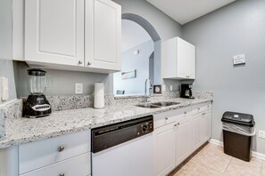 Interior - 6 Mi to Disney World: Condo w/ Community Perks! (Kissimmee)