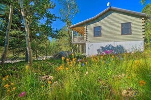 House (3 Bedrooms) | Interior - 24-0132 Alma Retreat w/ Deck: 17 Mi to Skiing (Alma)