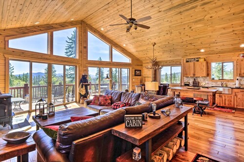 Jefferson Cabin w/ Fire Pit: Near Hiking Trails!