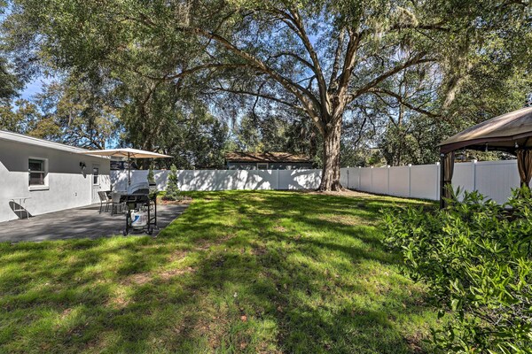 Pet-friendly Mt Dora Home W/ Fire Pit & Patio - Mount Dora, FL