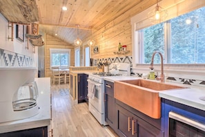 House (1 Bedroom) | Private kitchen | Microwave, oven, stovetop, coffee/tea maker - Picturesque Alma Log Cabin w/ Deck & Grill! (Alma)