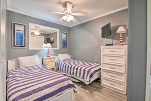 Apartment (2 Bedrooms) | Interior - Walk to Beach: Condo w/ Balcony in South Myrtle (Myrtle Beach)