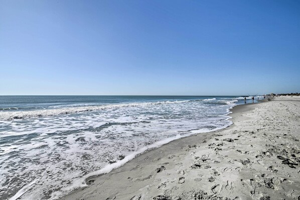 Interior - Walk to Beach: Condo w/ Balcony in South Myrtle (Myrtle Beach)