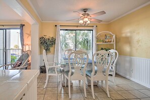 Apartment (2 Bedrooms) | Interior - Walk to Beach: Condo w/ Balcony in South Myrtle (Myrtle Beach)