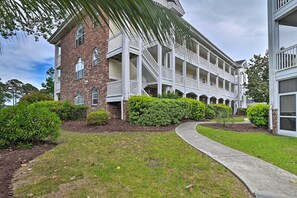 Interior - Inviting Myrtle Beach Condo w/ Pool Access! (Myrtle Beach)