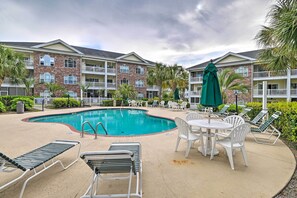 Apartment (1 Bedroom) | Interior - Inviting Myrtle Beach Condo w/ Pool Access! (Myrtle Beach)