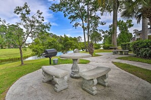 Apartment (1 Bedroom) | Interior - Inviting Myrtle Beach Condo w/ Pool Access! (Myrtle Beach)