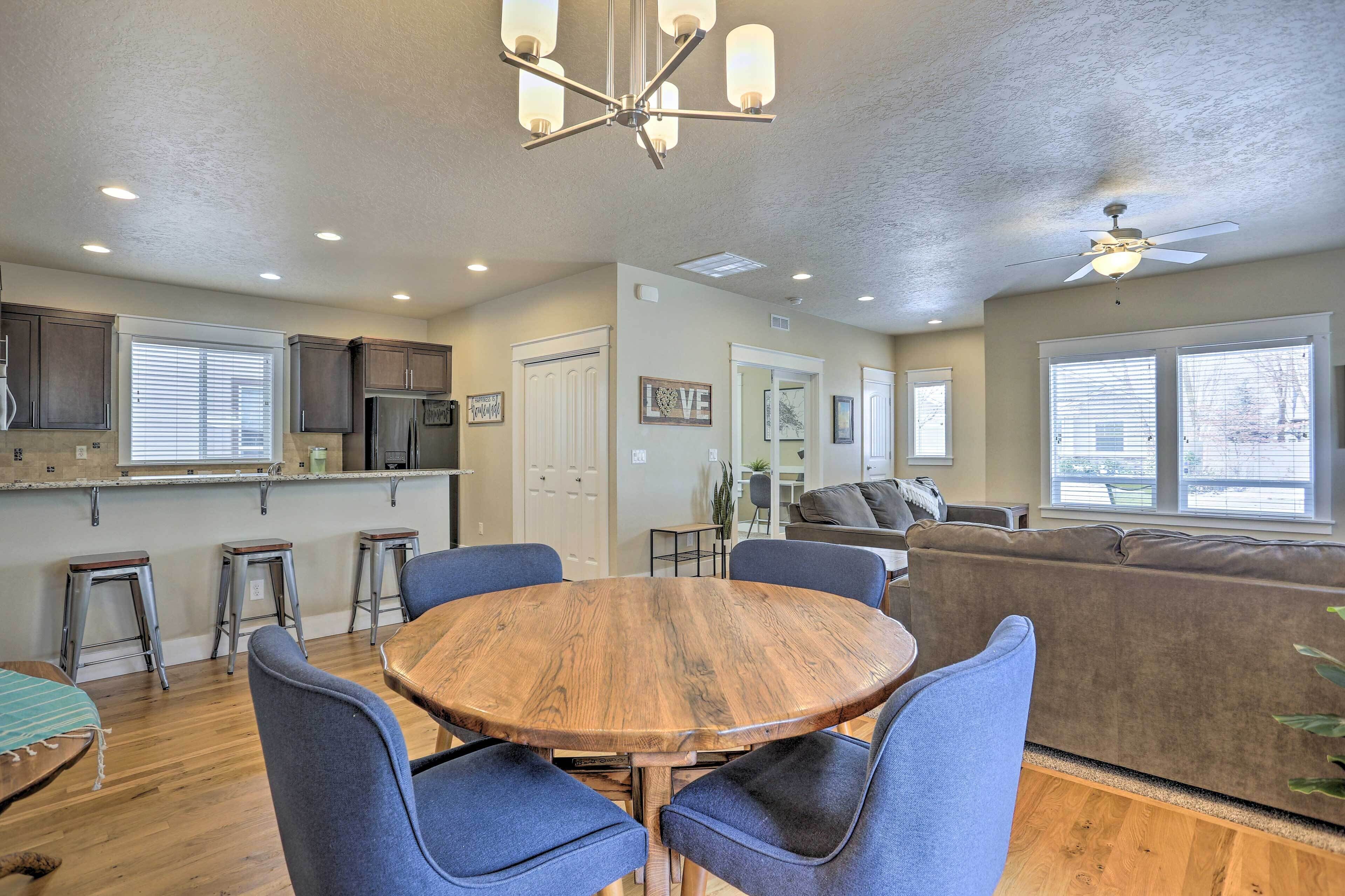 House (3 Bedrooms) | Interior